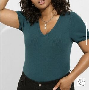 Torrid - Size 0 - Fitted Super Soft Rib V-Neck Puff Sleeve Tee TEAL